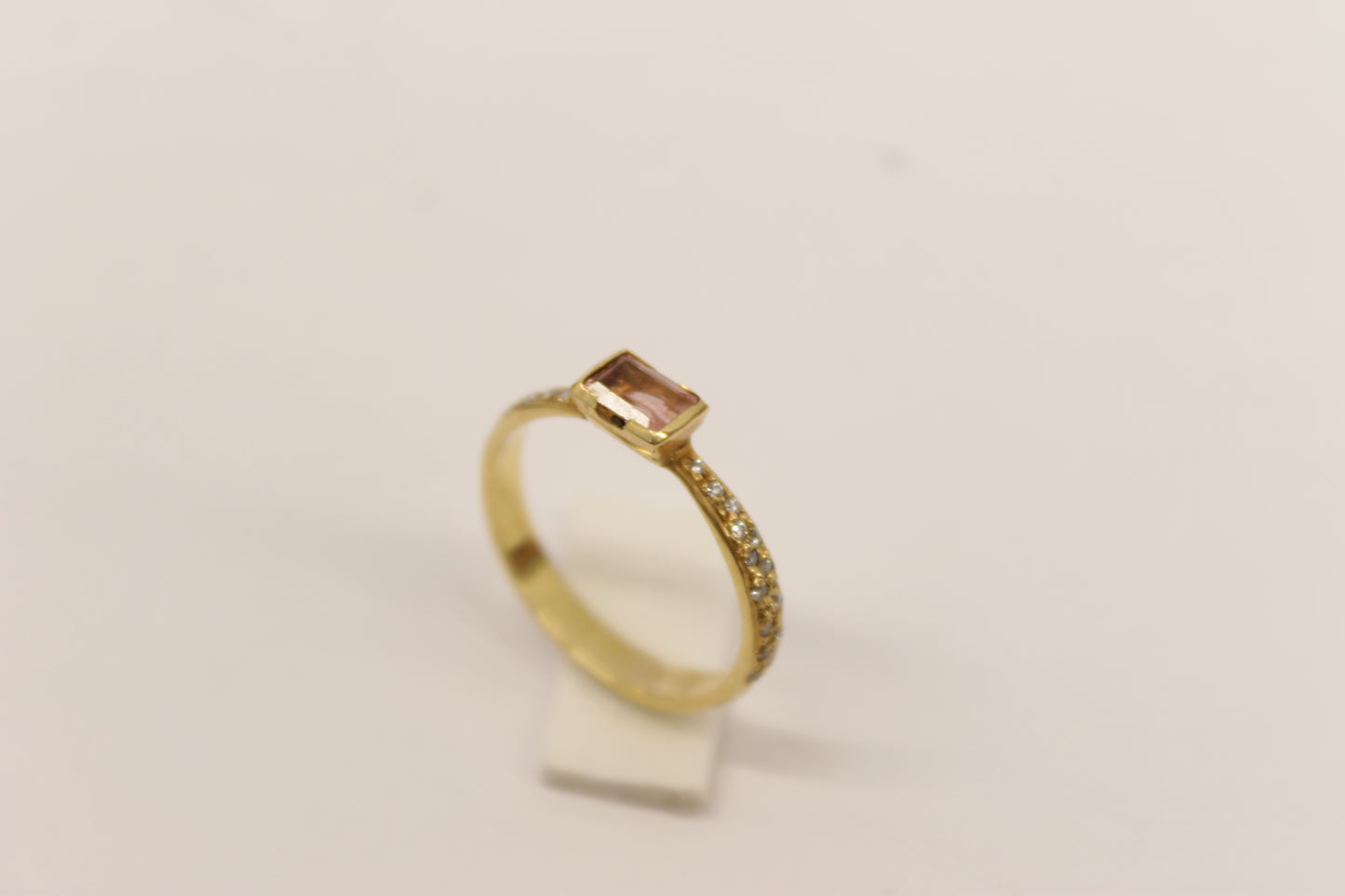 Anillo turmalina rosa