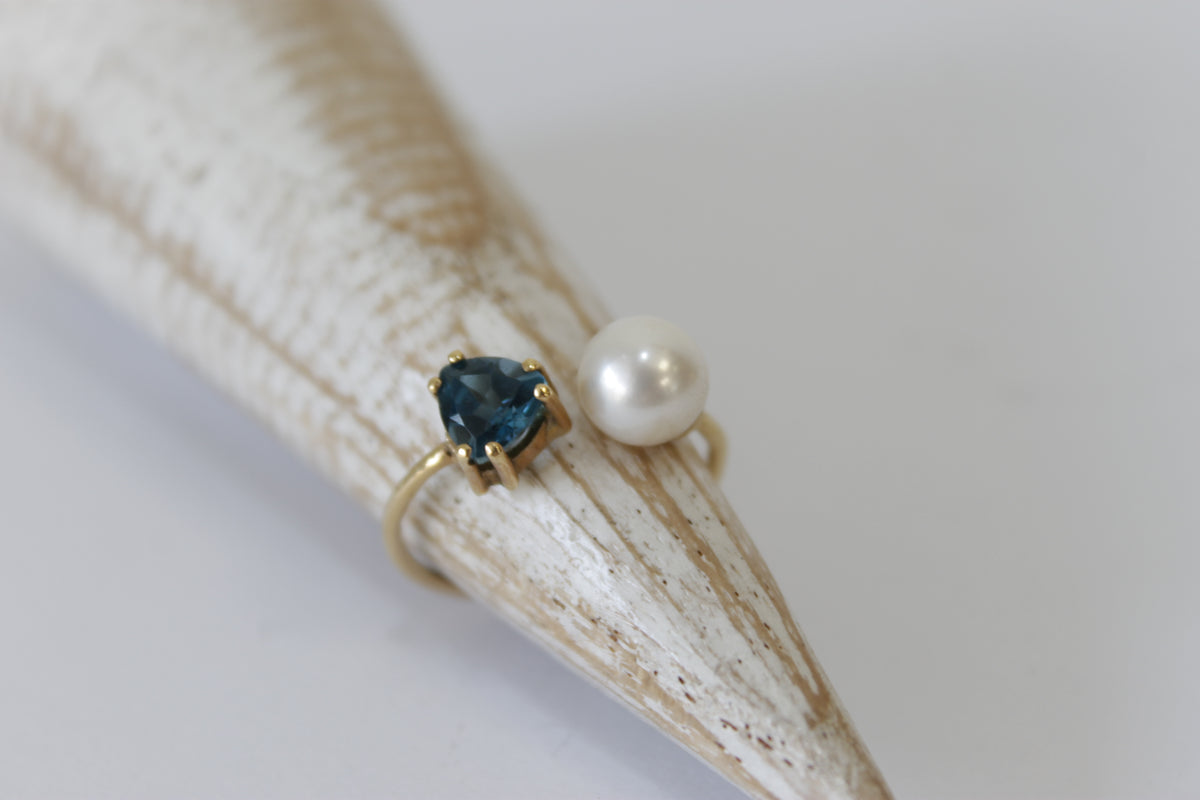 Anillo perla y topacio